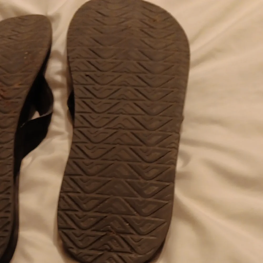 Reef Black Flip-Flops - Picture 4 of 8